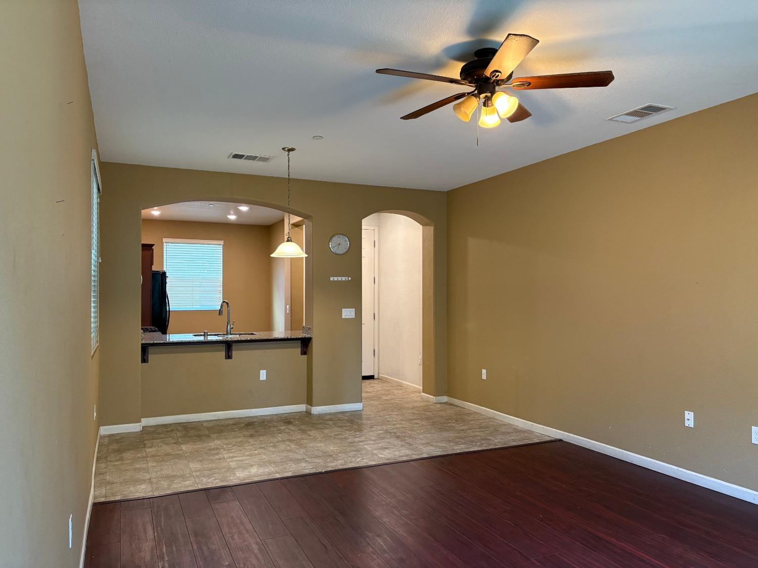 Detail Gallery Image 13 of 61 For 1120 Willow Oak Dr, Stockton,  CA 95210 - 4 Beds | 3 Baths
