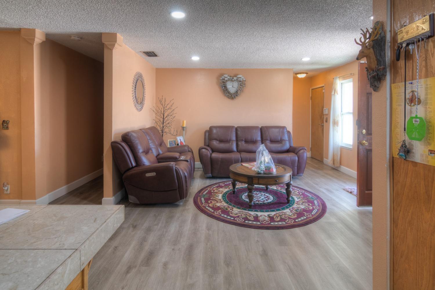 Detail Gallery Image 11 of 27 For 7326 Loma Verde Way, Sacramento,  CA 95822 - 3 Beds | 2 Baths