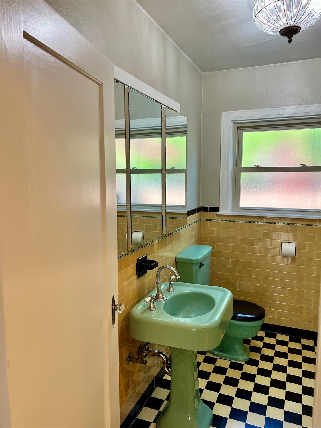 Detail Gallery Image 31 of 99 For 1228 W Walnut St, Stockton,  CA 95203 - 3 Beds | 2 Baths