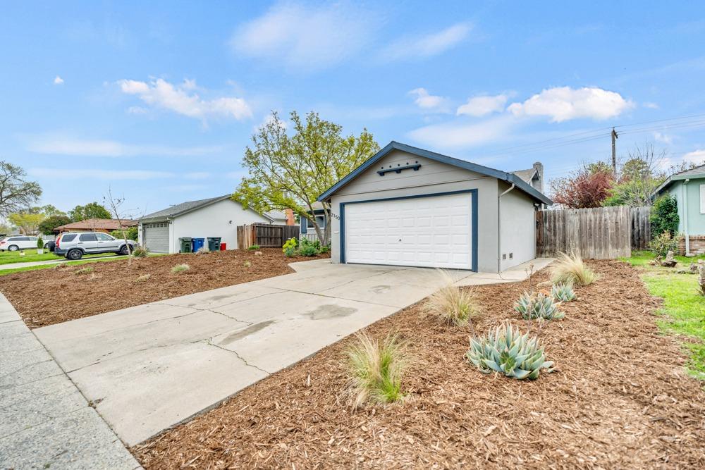 Detail Gallery Image 11 of 48 For 2150 60th Ave, Sacramento,  CA 95822 - 4 Beds | 2 Baths