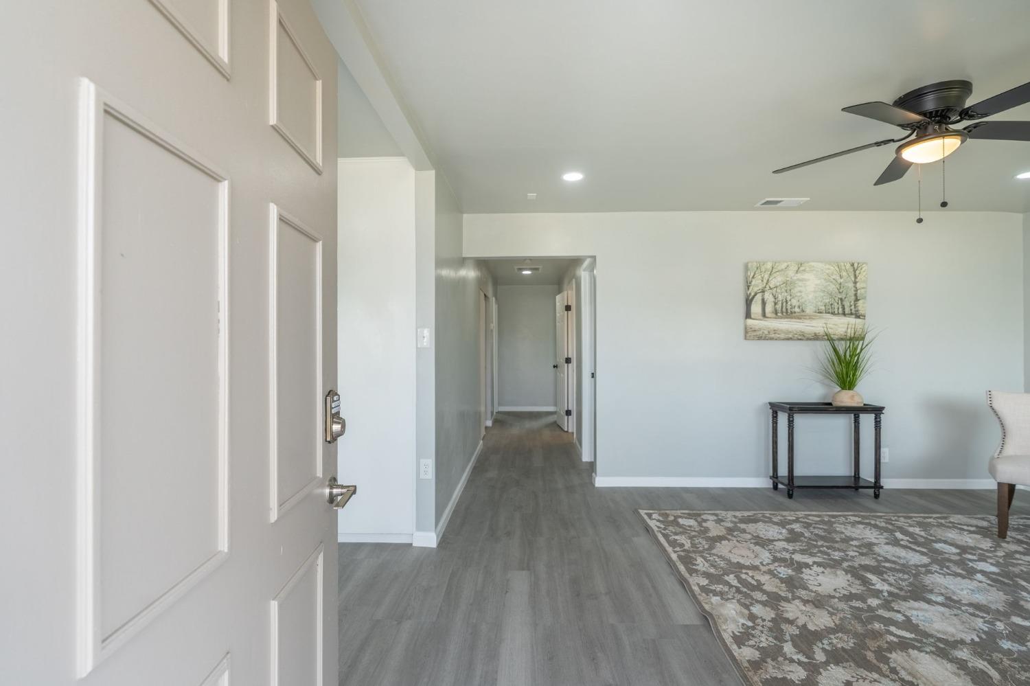 Detail Gallery Image 4 of 27 For 426 Howard St, Stockton,  CA 95206 - 3 Beds | 2 Baths