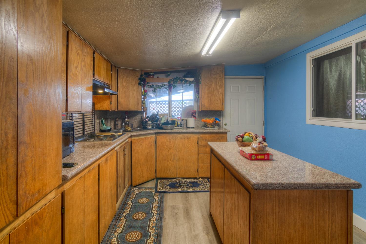 Detail Gallery Image 22 of 27 For 7326 Loma Verde Way, Sacramento,  CA 95822 - 3 Beds | 2 Baths
