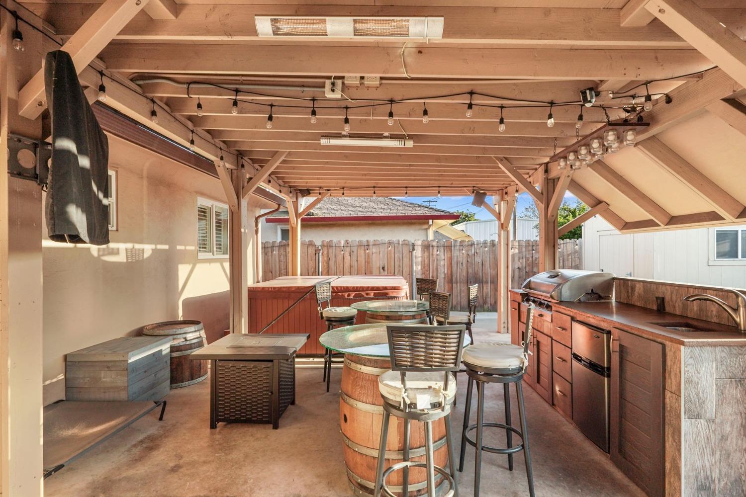 Detail Gallery Image 4 of 45 For 1133 S Orange Ave, Lodi,  CA 95240 - 3 Beds | 2 Baths
