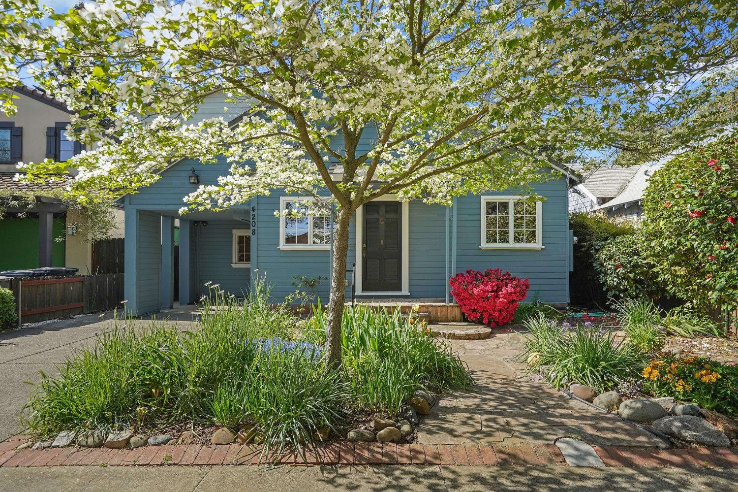 Detail Gallery Image 1 of 1 For 4208 C St, Sacramento,  CA 95819 - 2 Beds | 2 Baths