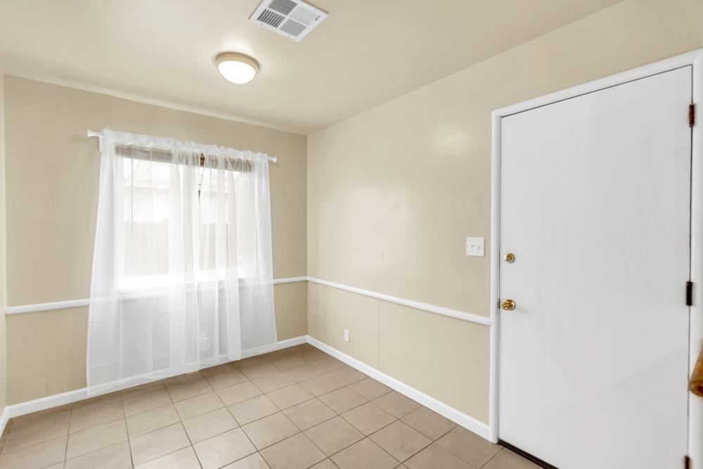 Detail Gallery Image 28 of 48 For 2150 60th Ave, Sacramento,  CA 95822 - 4 Beds | 2 Baths
