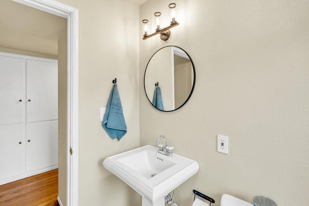 Detail Gallery Image 15 of 48 For 2150 60th Ave, Sacramento,  CA 95822 - 4 Beds | 2 Baths