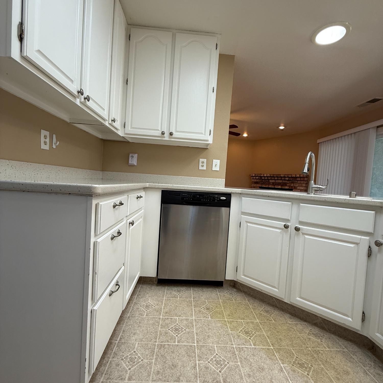 Detail Gallery Image 10 of 34 For 2301 Blue Quail Ct, Modesto,  CA 95355 - 4 Beds | 2 Baths