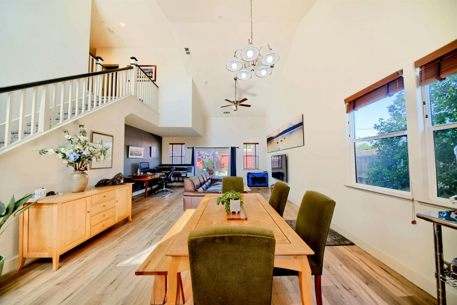 Detail Gallery Image 9 of 81 For 601 St Helena Dr, Newman,  CA 95360 - 4 Beds | 2/1 Baths