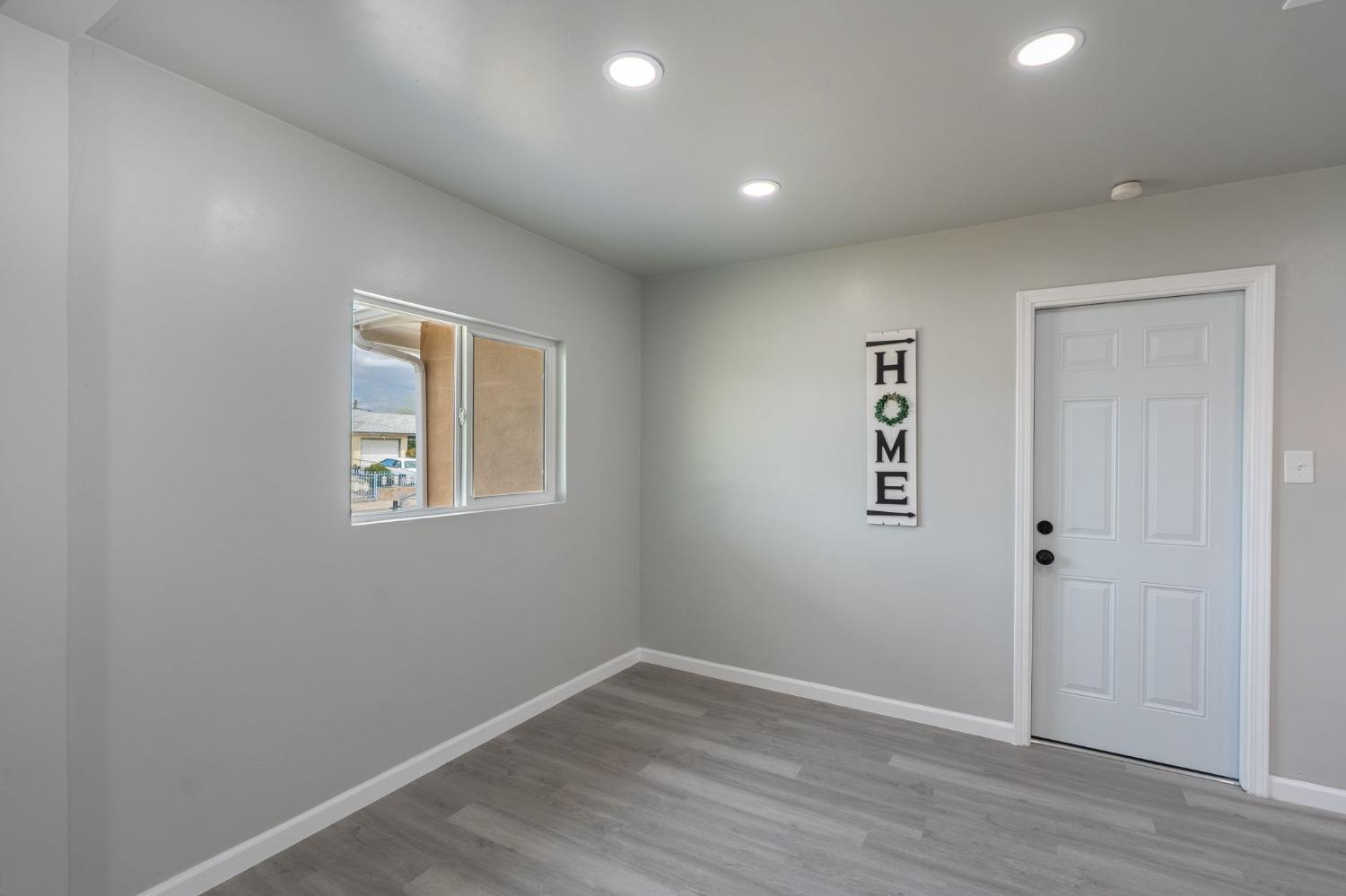 Detail Gallery Image 8 of 27 For 426 Howard St, Stockton,  CA 95206 - 3 Beds | 2 Baths