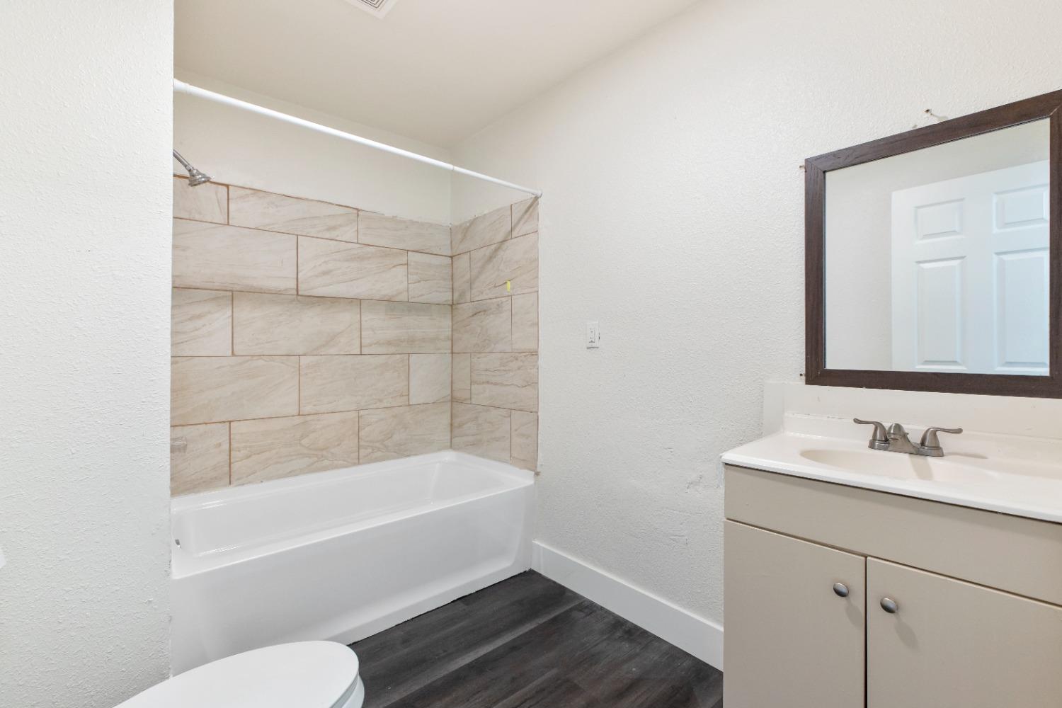 Detail Gallery Image 7 of 13 For 2121 S Lincoln St, Stockton,  CA 95206 - 3 Beds | 2 Baths