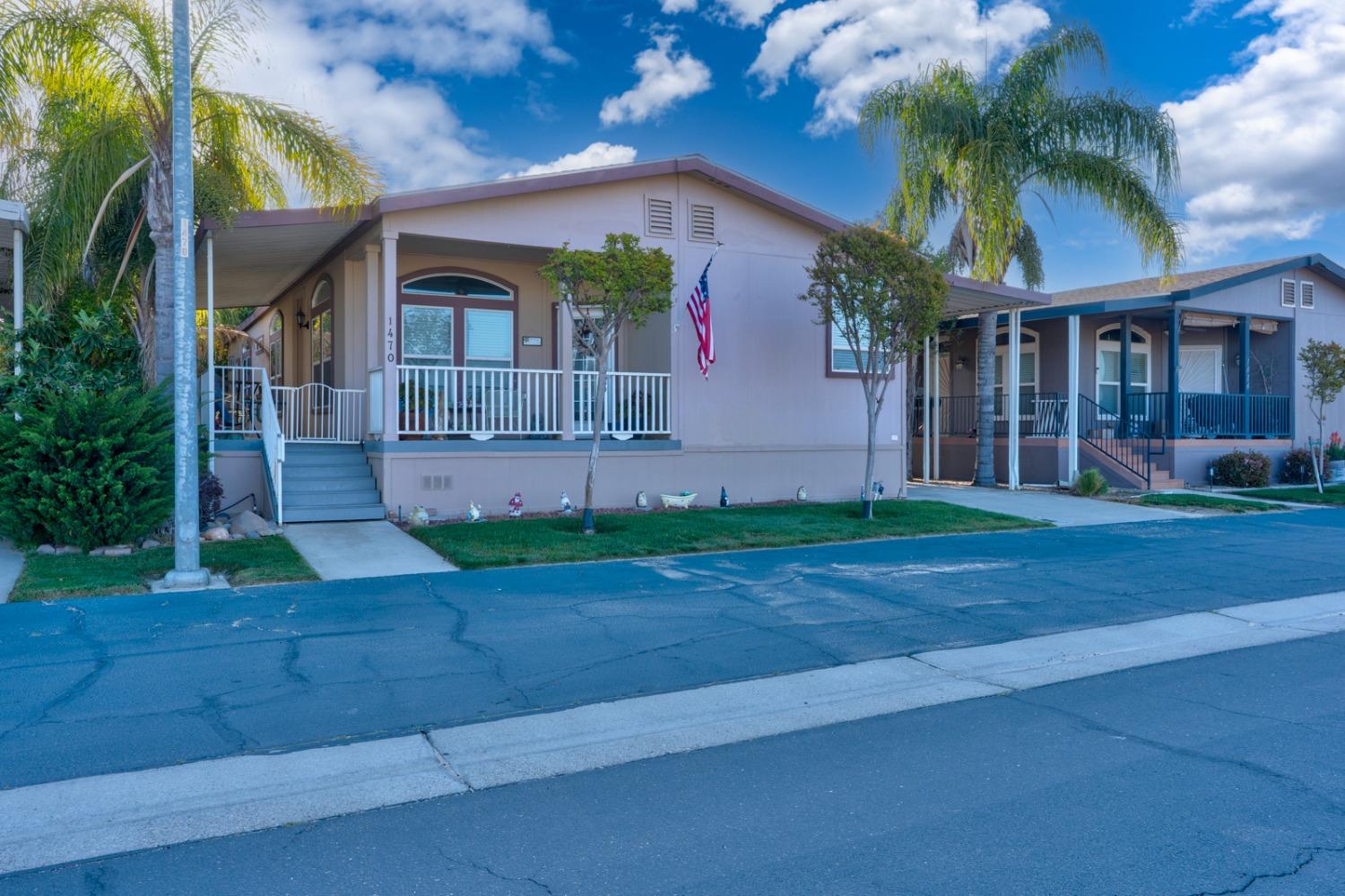 Detail Gallery Image 5 of 34 For 1470 Queen Way 17, Livingston,  CA 95334 - 2 Beds | 2 Baths