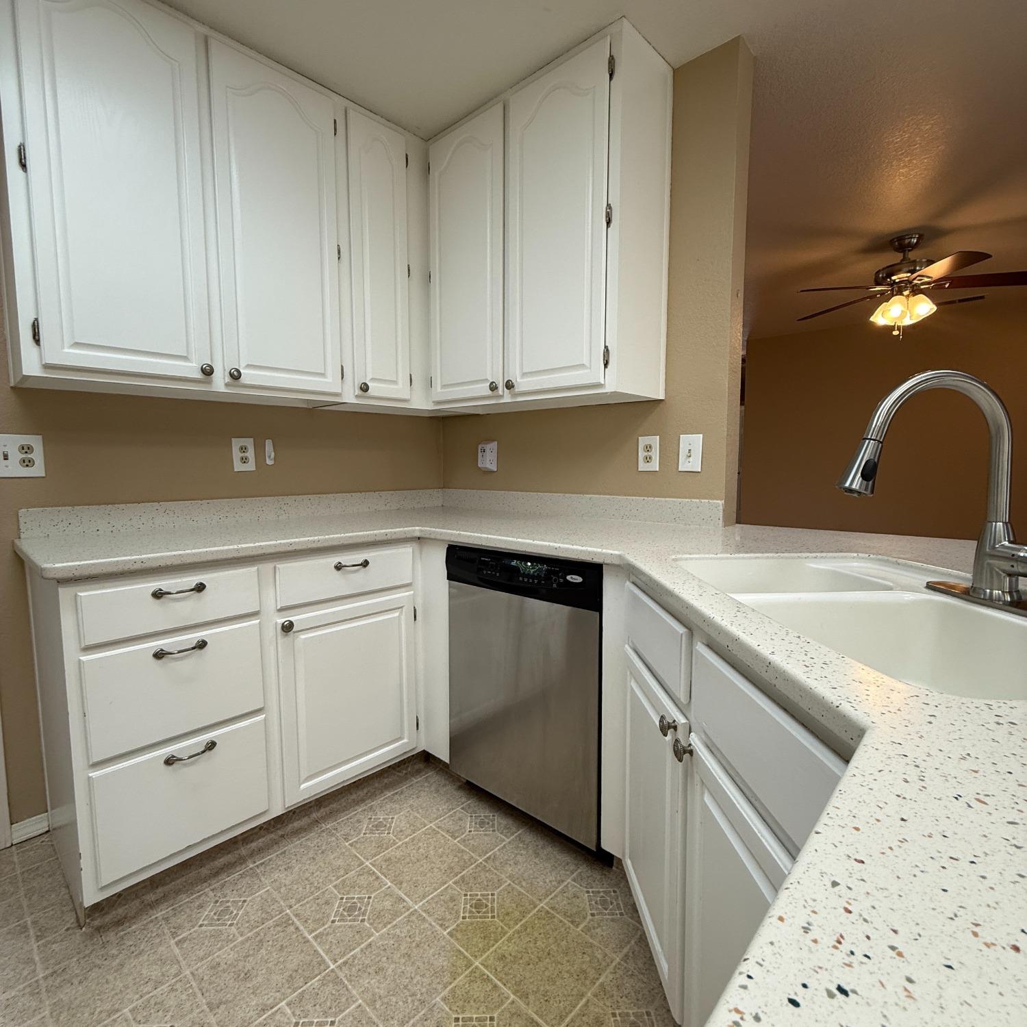 Detail Gallery Image 9 of 34 For 2301 Blue Quail Ct, Modesto,  CA 95355 - 4 Beds | 2 Baths