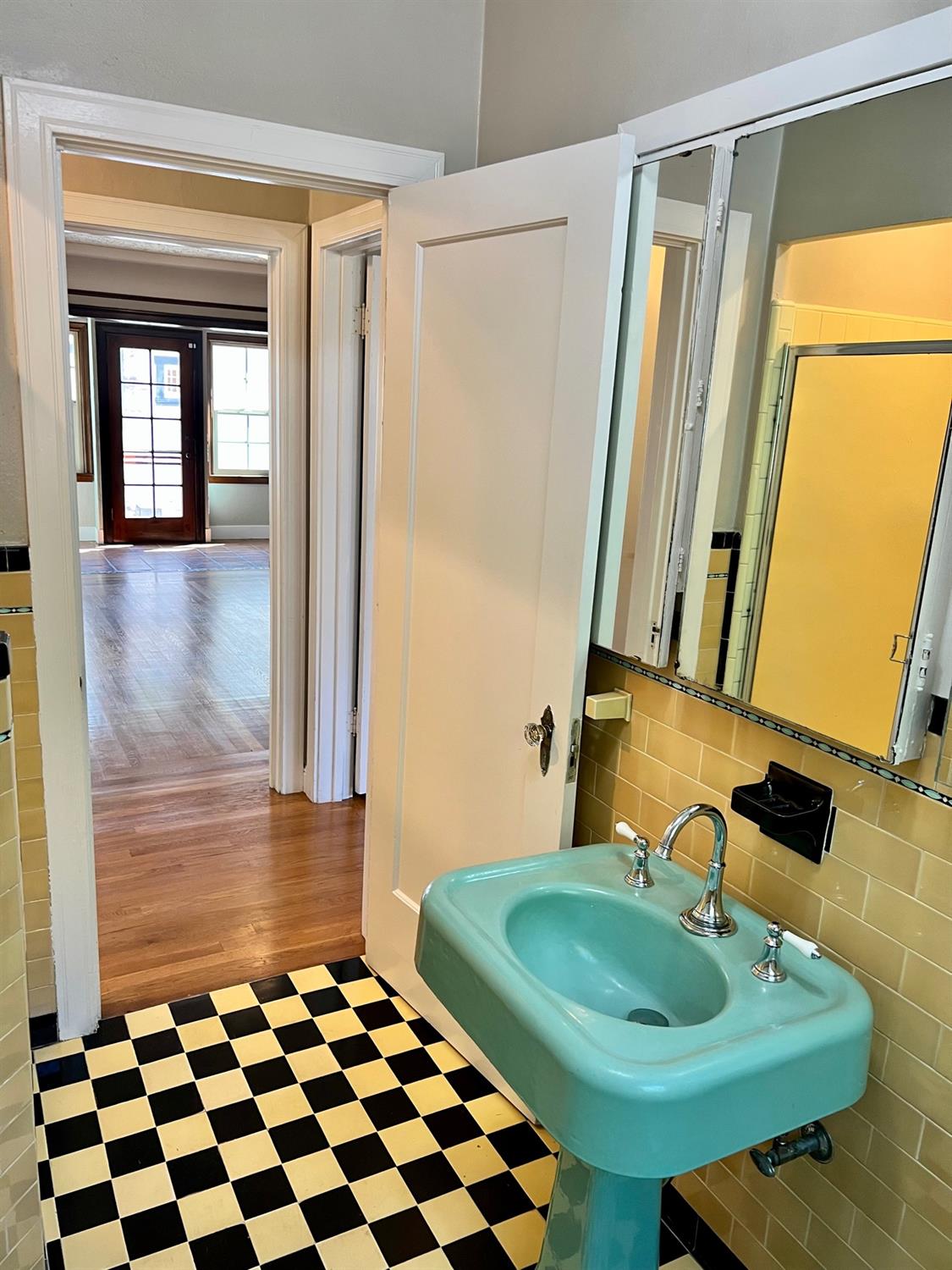 Detail Gallery Image 34 of 99 For 1228 W Walnut St, Stockton,  CA 95203 - 3 Beds | 2 Baths