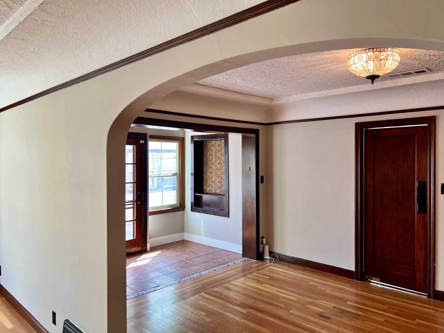Detail Gallery Image 9 of 99 For 1228 W Walnut St, Stockton,  CA 95203 - 3 Beds | 2 Baths