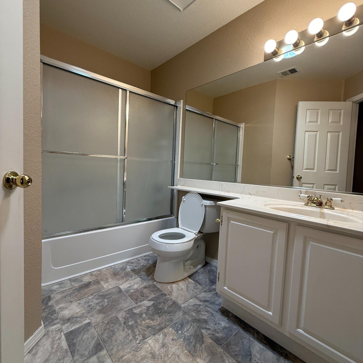 Detail Gallery Image 19 of 34 For 2301 Blue Quail Ct, Modesto,  CA 95355 - 4 Beds | 2 Baths