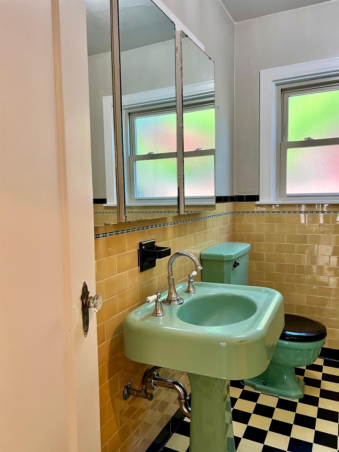 Detail Gallery Image 12 of 99 For 1228 W Walnut St, Stockton,  CA 95203 - 3 Beds | 2 Baths
