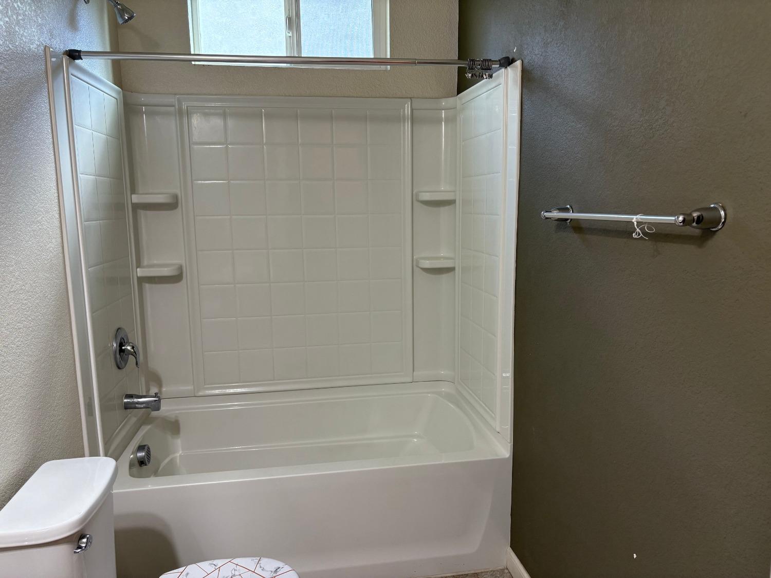 Detail Gallery Image 20 of 61 For 1120 Willow Oak Dr, Stockton,  CA 95210 - 4 Beds | 3 Baths