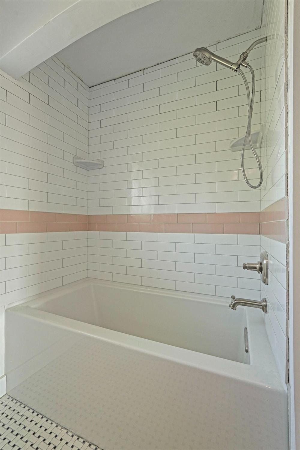Detail Gallery Image 24 of 70 For 379 W Taddei Rd, Acampo,  CA 95220 - 3 Beds | 2/1 Baths