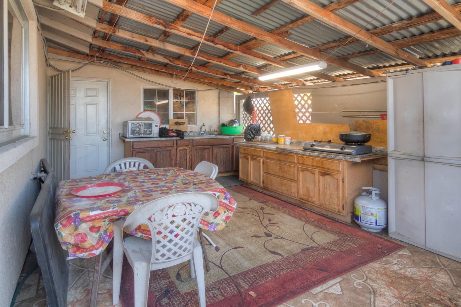Detail Gallery Image 23 of 27 For 7326 Loma Verde Way, Sacramento,  CA 95822 - 3 Beds | 2 Baths