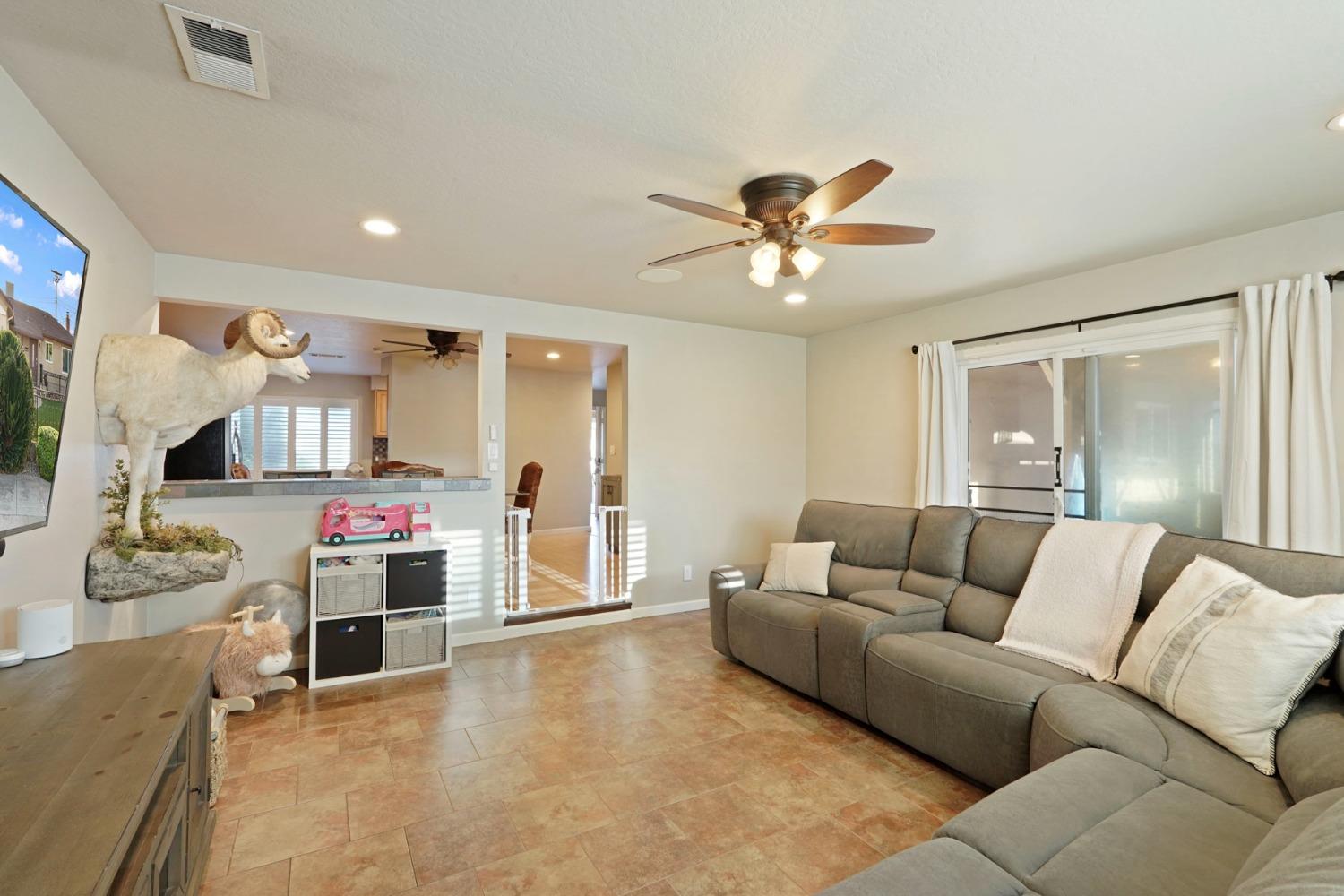 Detail Gallery Image 17 of 45 For 1133 S Orange Ave, Lodi,  CA 95240 - 3 Beds | 2 Baths