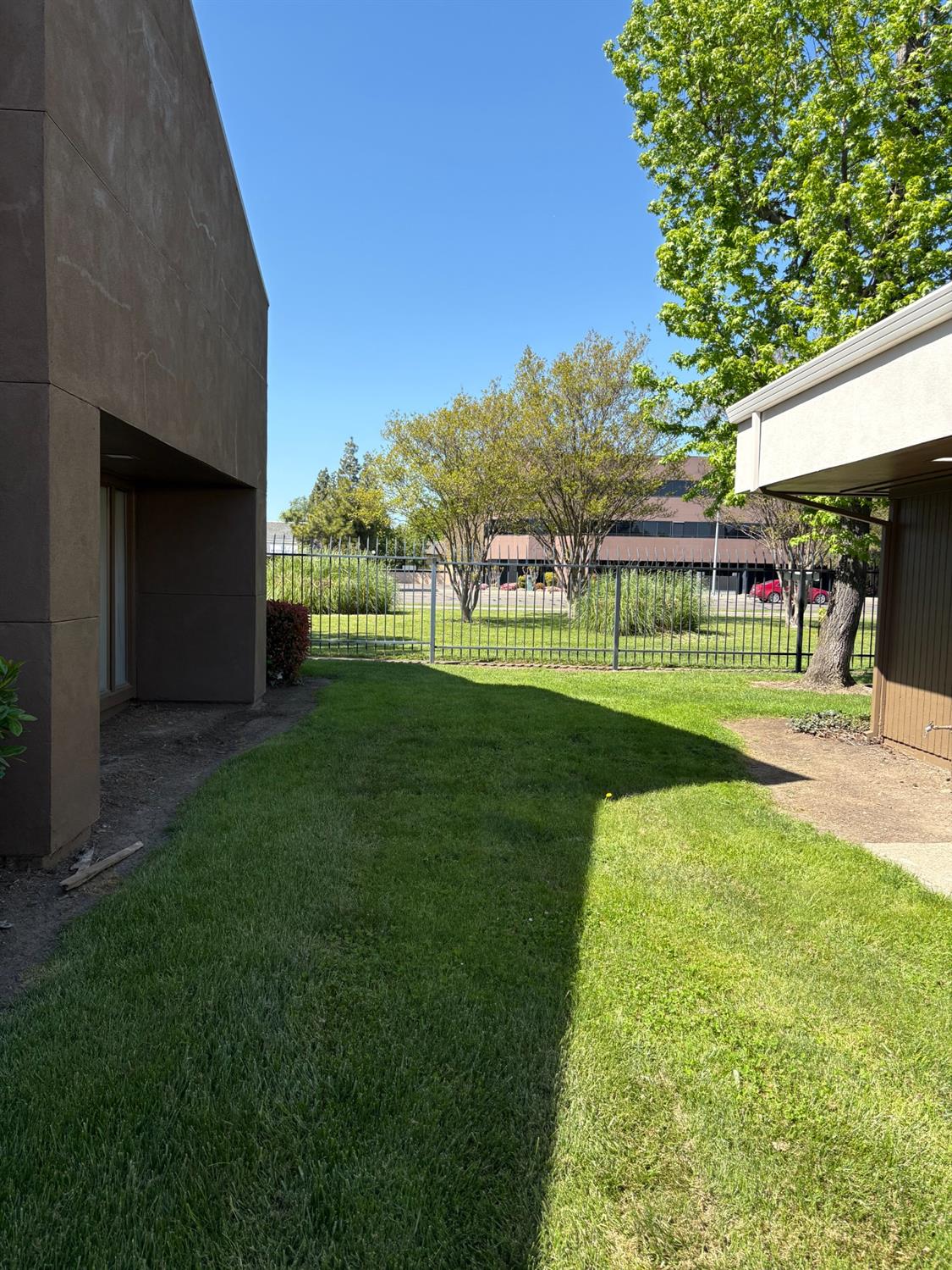 Detail Gallery Image 19 of 21 For 2027 Grand Canal Blvd #30,  Stockton,  CA 95207 - – Beds | – Baths