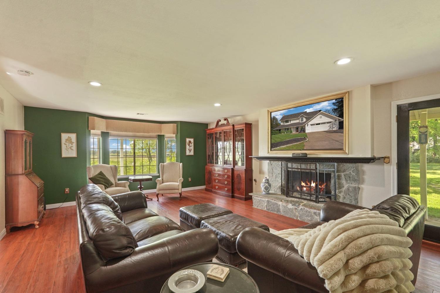 Detail Gallery Image 10 of 70 For 379 W Taddei Rd, Acampo,  CA 95220 - 3 Beds | 2/1 Baths