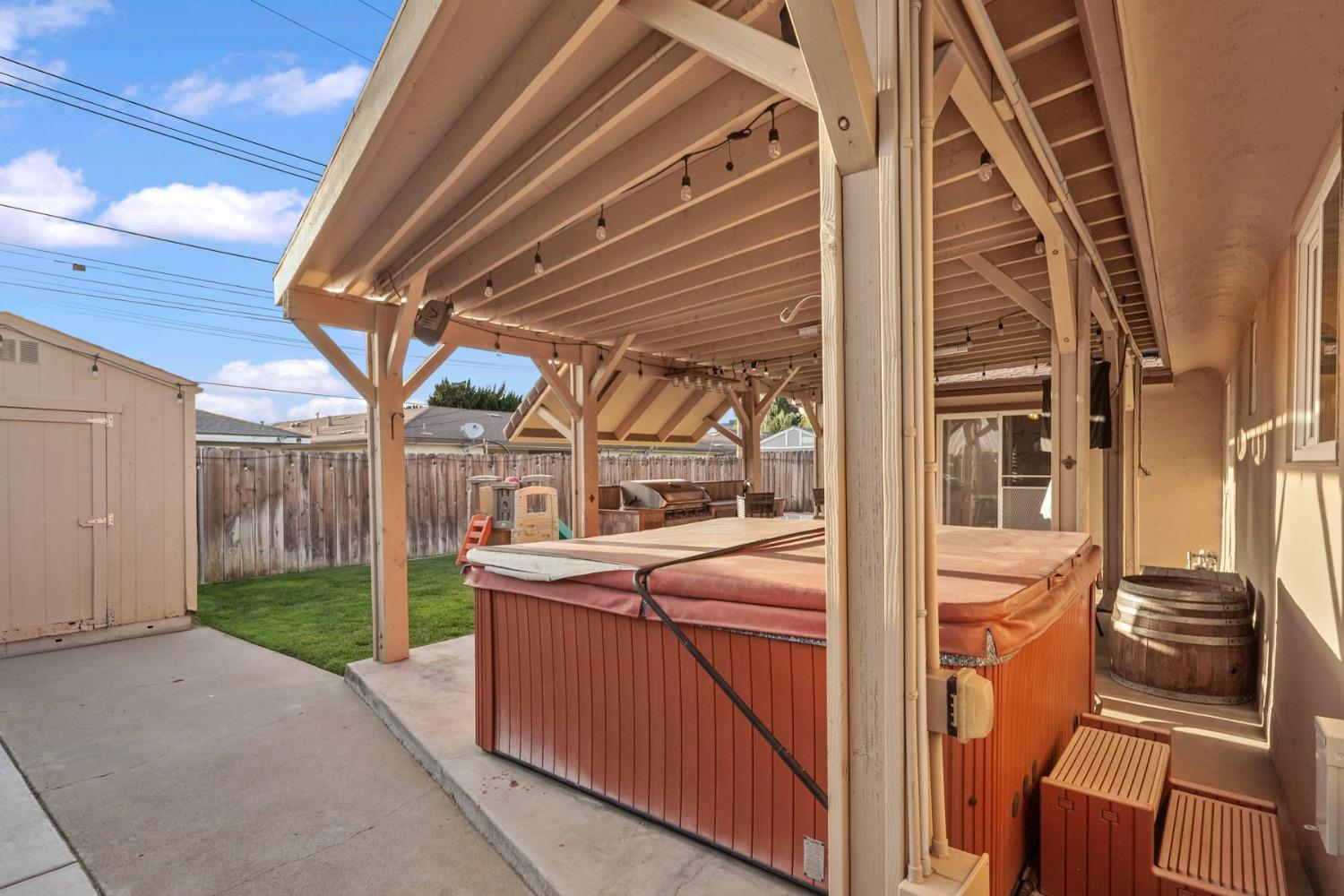 Detail Gallery Image 35 of 45 For 1133 S Orange Ave, Lodi,  CA 95240 - 3 Beds | 2 Baths