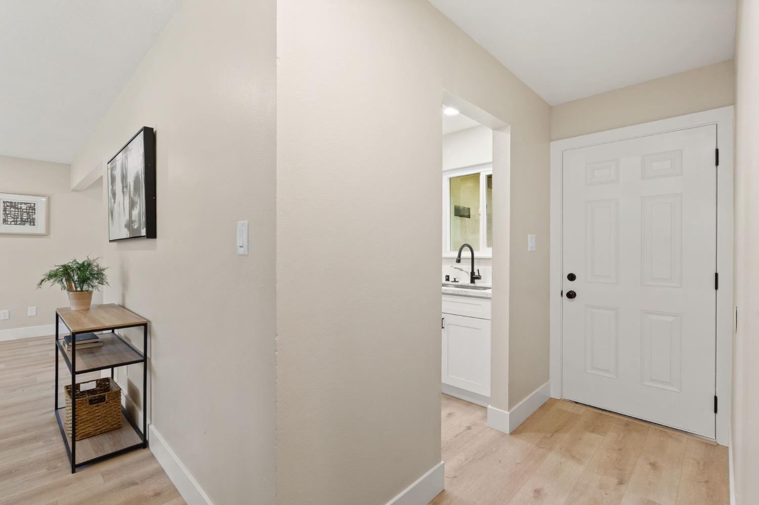 Detail Gallery Image 8 of 21 For 1314 Sheridan Ave, Roseville,  CA 95661 - 3 Beds | 2 Baths