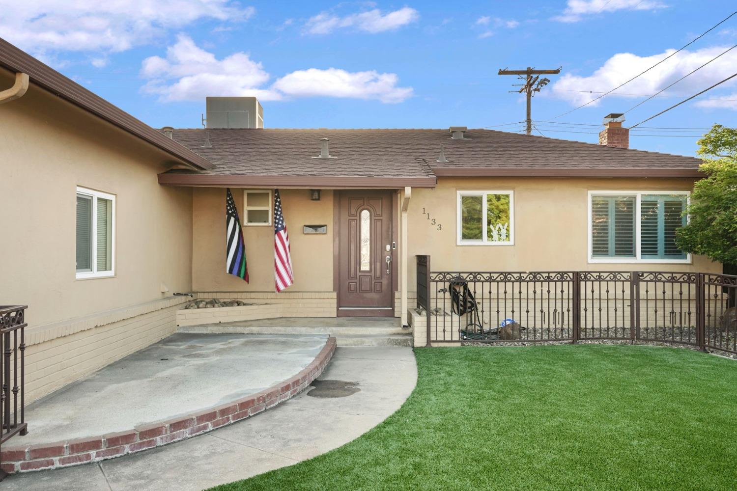 Detail Gallery Image 6 of 45 For 1133 S Orange Ave, Lodi,  CA 95240 - 3 Beds | 2 Baths
