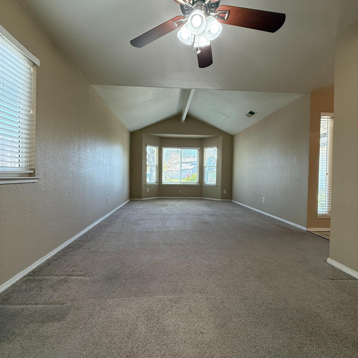 Detail Gallery Image 6 of 34 For 2301 Blue Quail Ct, Modesto,  CA 95355 - 4 Beds | 2 Baths