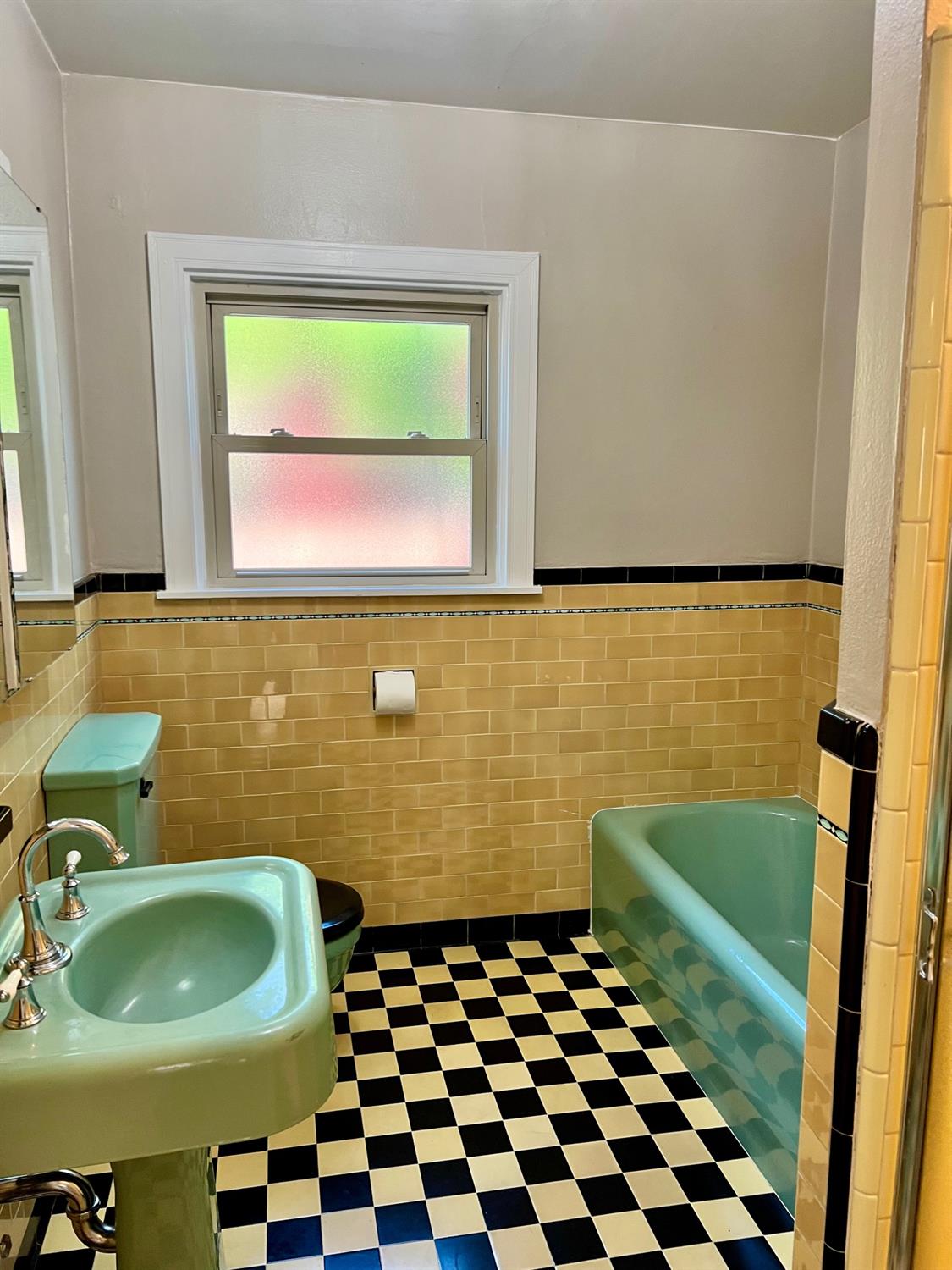 Detail Gallery Image 33 of 99 For 1228 W Walnut St, Stockton,  CA 95203 - 3 Beds | 2 Baths