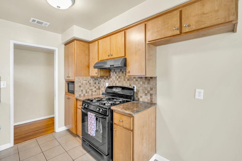 Detail Gallery Image 7 of 48 For 2150 60th Ave, Sacramento,  CA 95822 - 4 Beds | 2 Baths