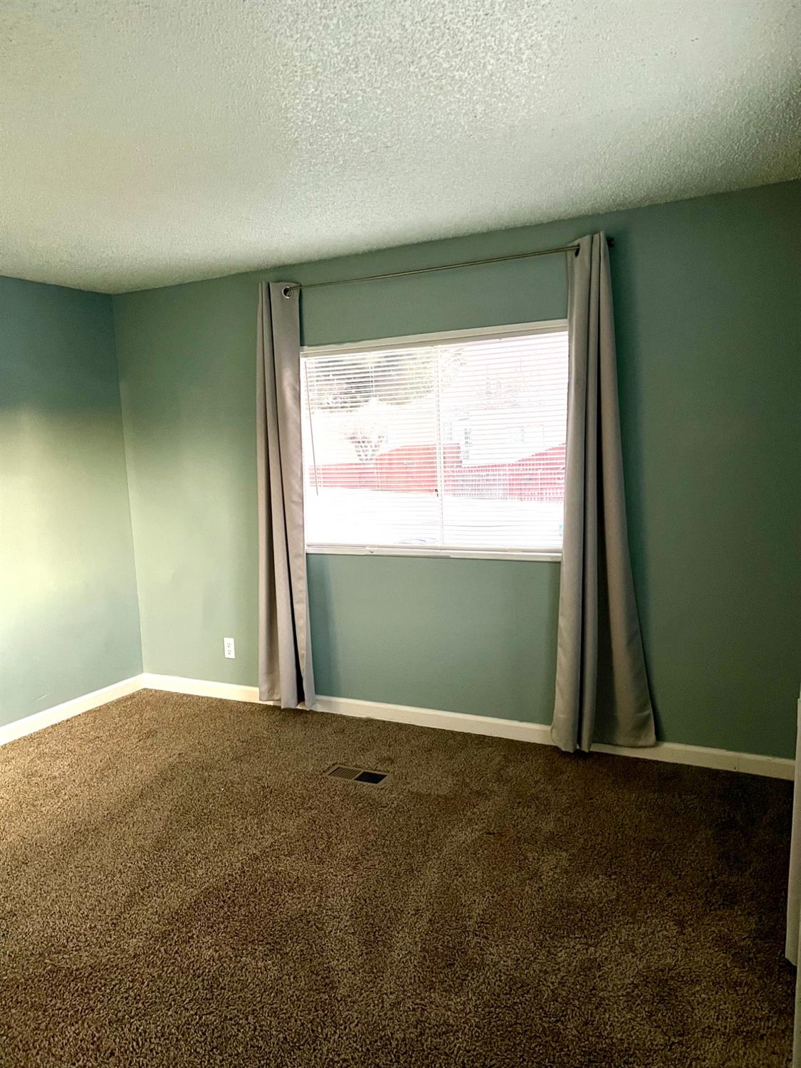 Detail Gallery Image 5 of 23 For 289 N Mercury St, Santa Nella,  CA 95322 - 3 Beds | 2 Baths