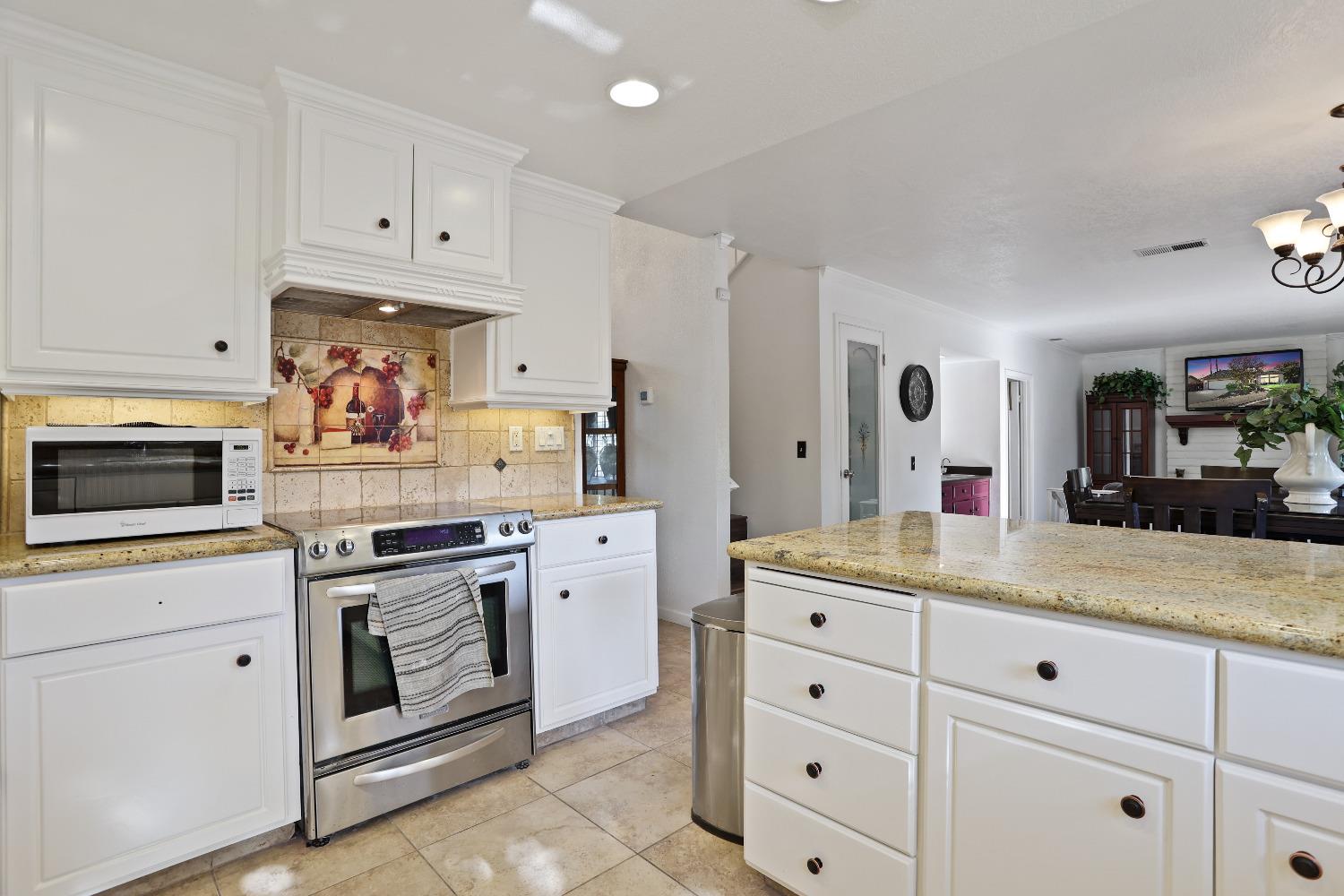 Detail Gallery Image 16 of 40 For 9127 Rutland Ct, Stockton,  CA 95209 - 4 Beds | 3 Baths