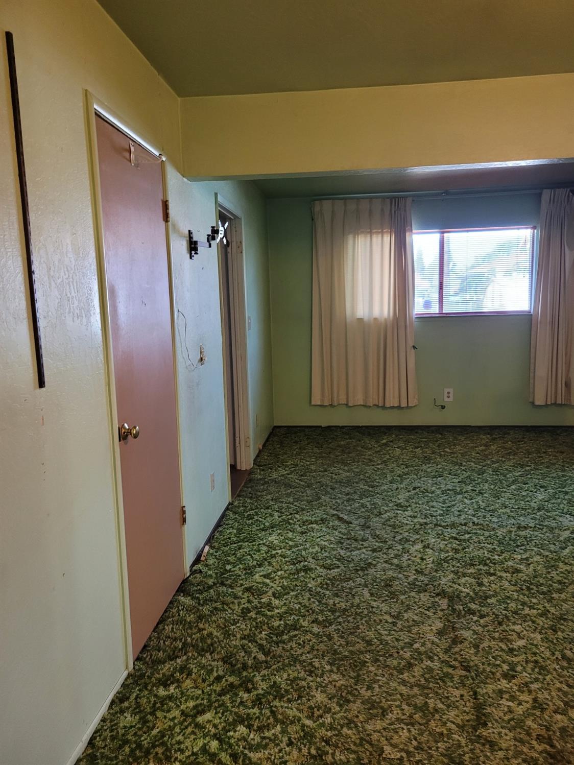 E Cromwell Way, Sacramento, California image 25