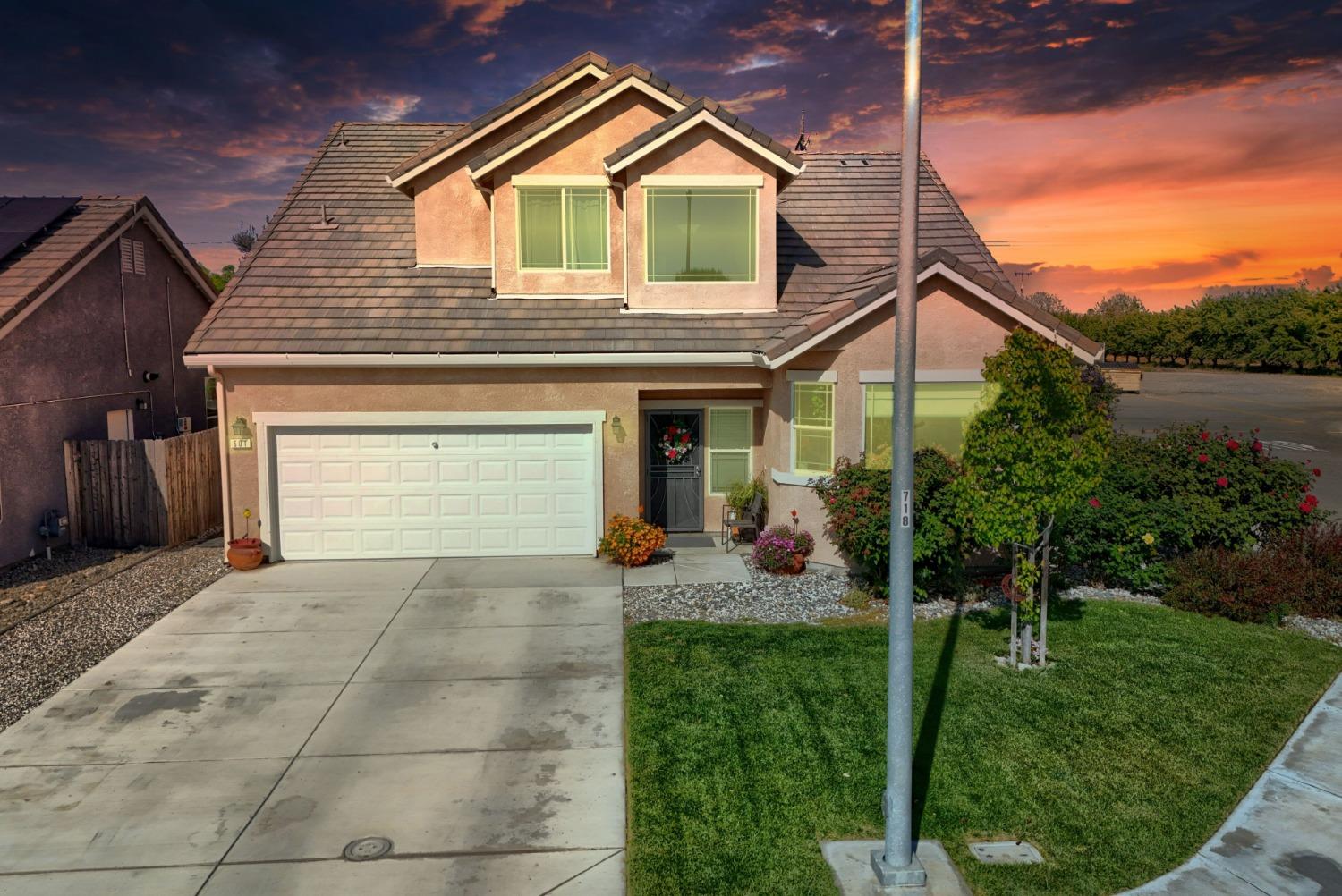 Detail Gallery Image 4 of 81 For 601 St Helena Dr, Newman,  CA 95360 - 4 Beds | 2/1 Baths
