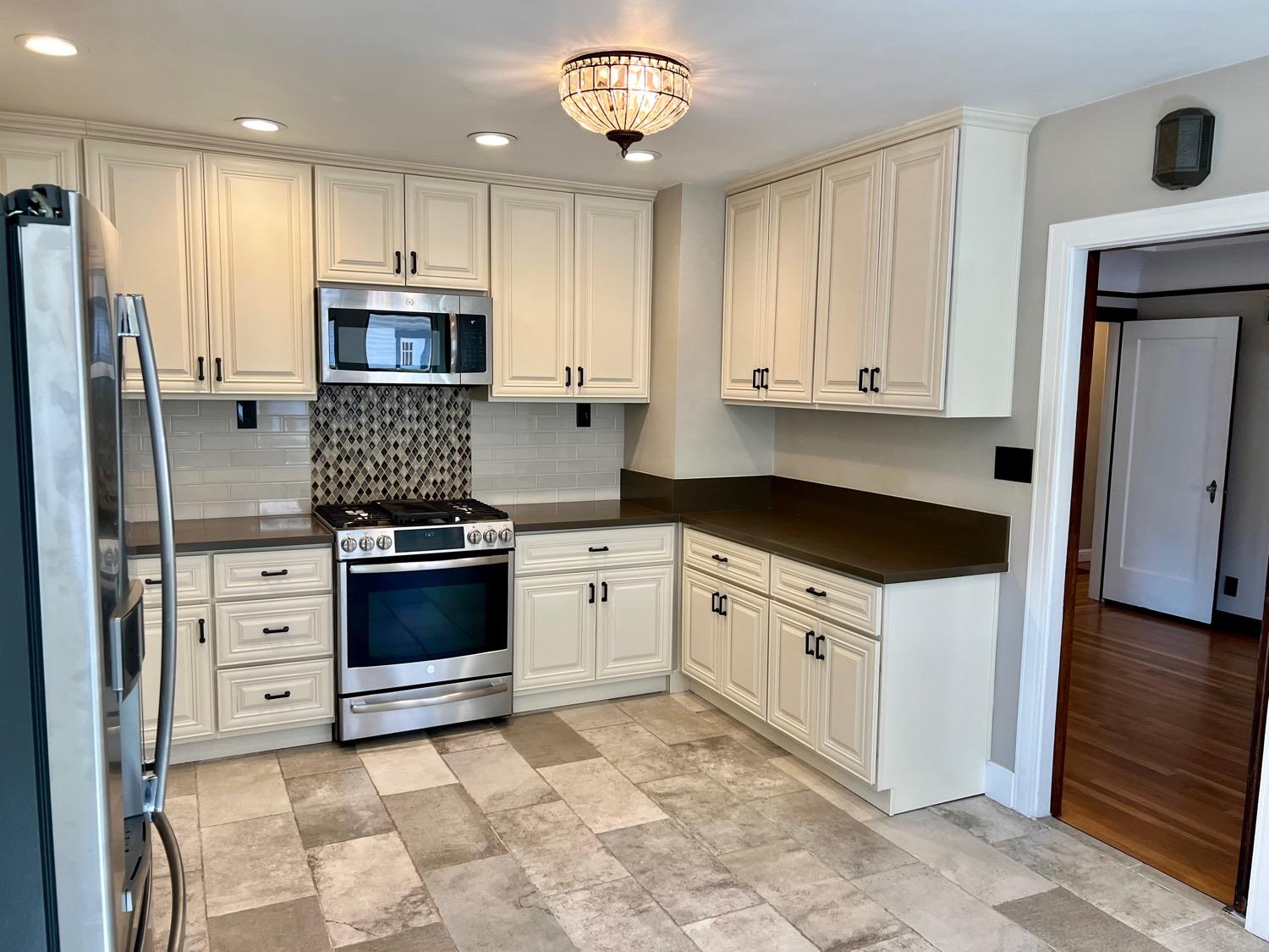 Detail Gallery Image 10 of 99 For 1228 W Walnut St, Stockton,  CA 95203 - 3 Beds | 2 Baths