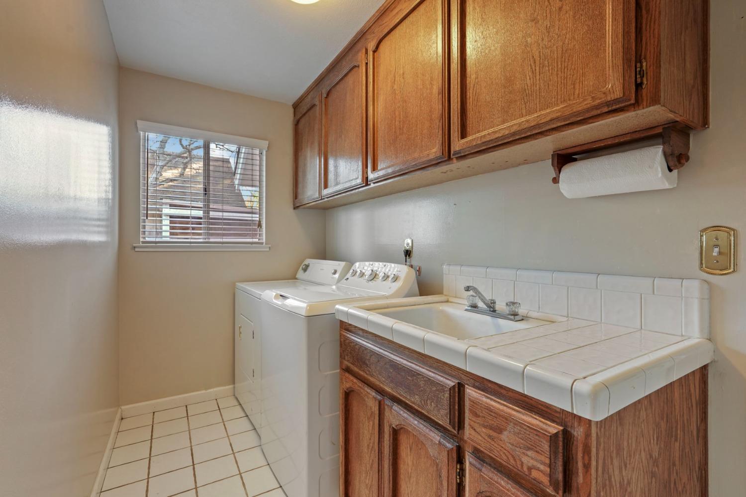 Detail Gallery Image 19 of 70 For 379 W Taddei Rd, Acampo,  CA 95220 - 3 Beds | 2/1 Baths