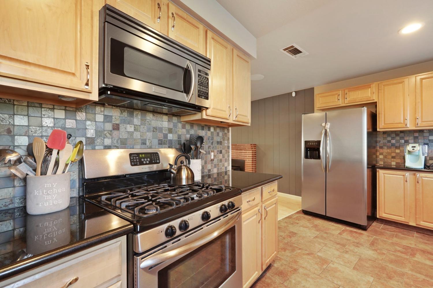 Detail Gallery Image 10 of 45 For 1133 S Orange Ave, Lodi,  CA 95240 - 3 Beds | 2 Baths