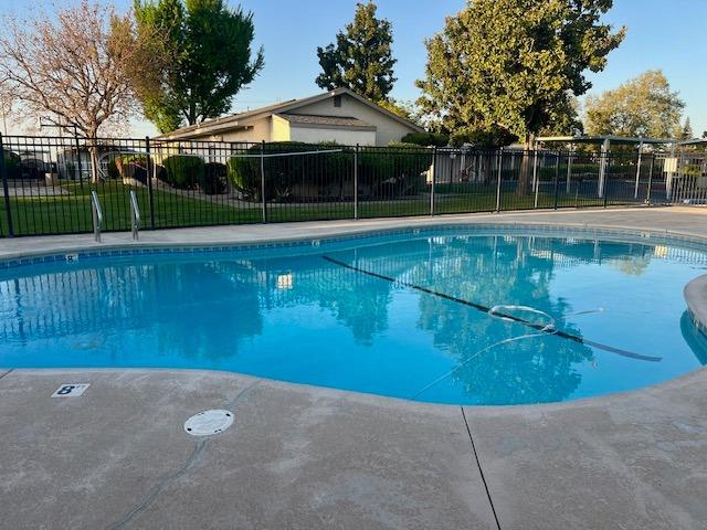 Detail Gallery Image 52 of 53 For 1541 Panthers Ln 13, Modesto,  CA 95355 - 4 Beds | 2 Baths