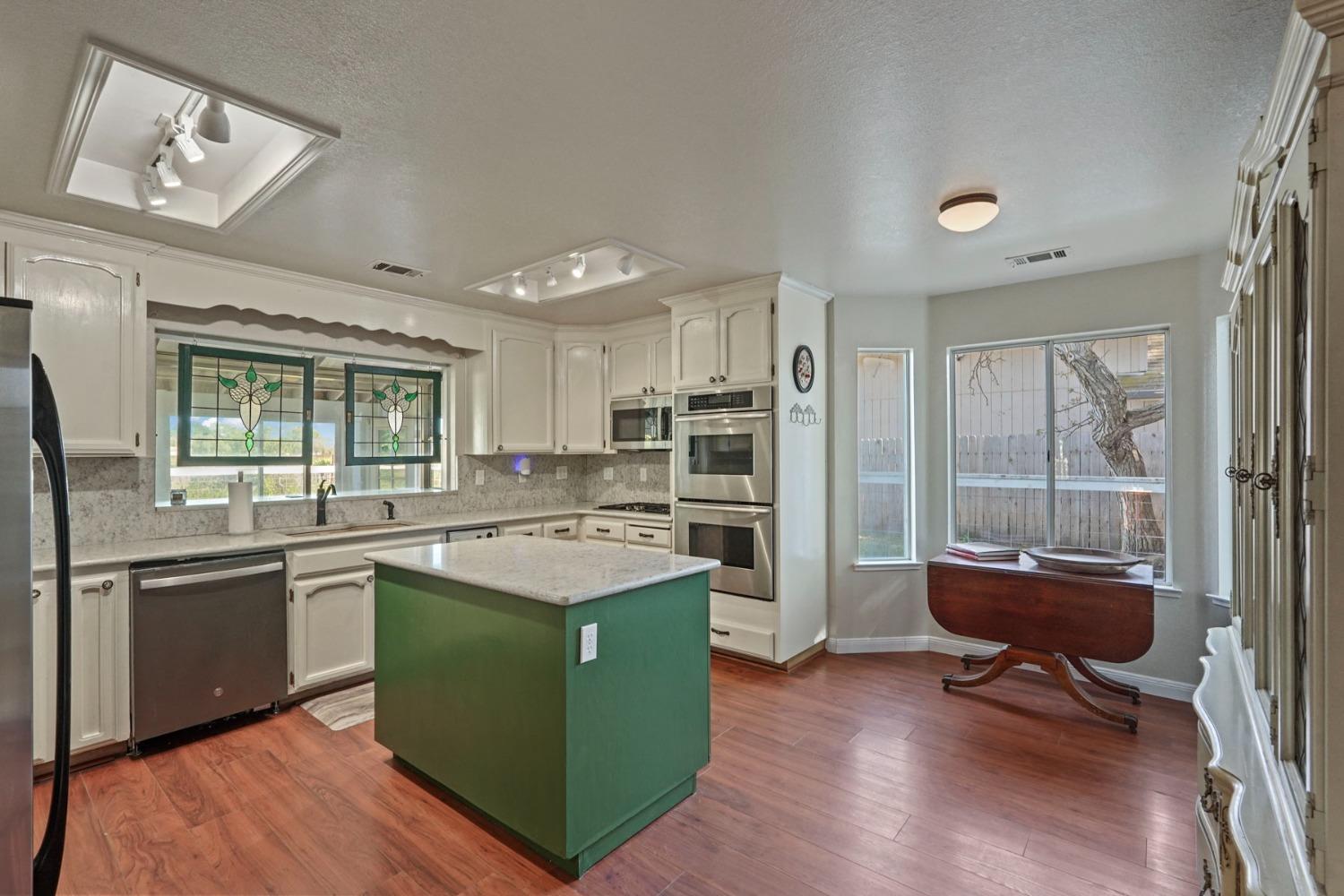 Detail Gallery Image 17 of 70 For 379 W Taddei Rd, Acampo,  CA 95220 - 3 Beds | 2/1 Baths