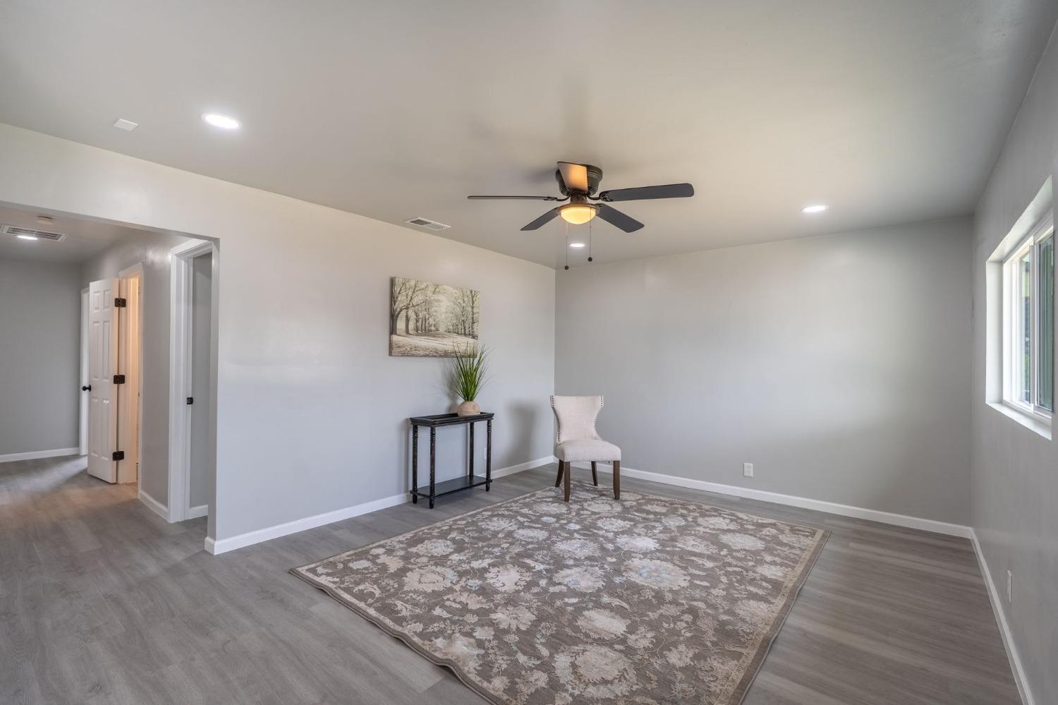 Detail Gallery Image 6 of 27 For 426 Howard St, Stockton,  CA 95206 - 3 Beds | 2 Baths