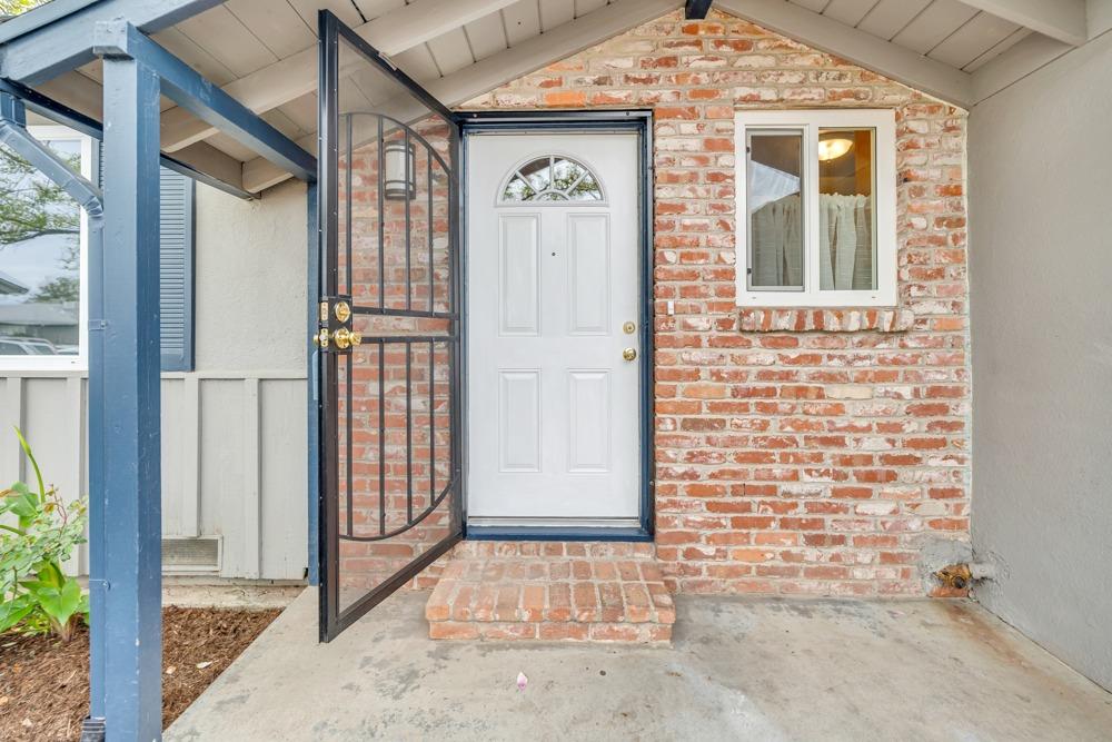 Detail Gallery Image 10 of 48 For 2150 60th Ave, Sacramento,  CA 95822 - 4 Beds | 2 Baths