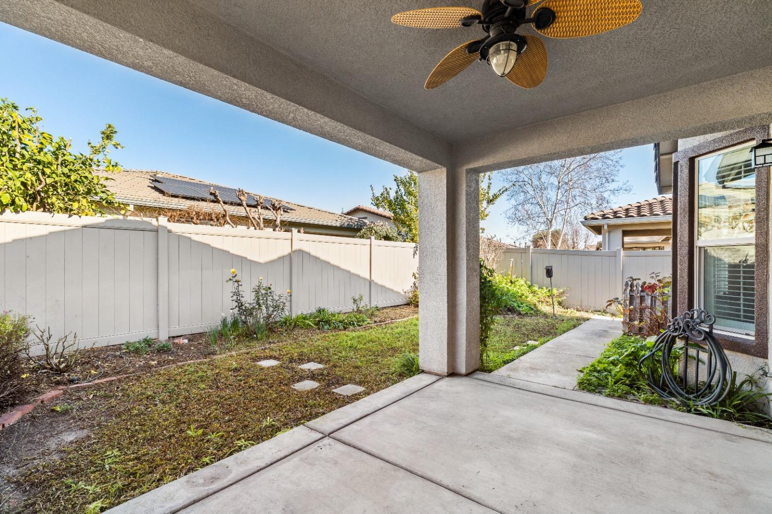Detail Gallery Image 31 of 81 For 2327 Pepper Tree Ln, Manteca,  CA 95336 - 2 Beds | 2 Baths