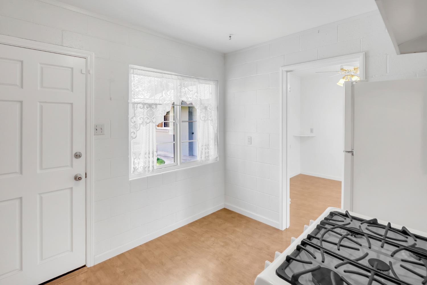 Detail Gallery Image 13 of 36 For 5213 Ortega St, Sacramento,  CA 95820 - 3 Beds | 1 Baths