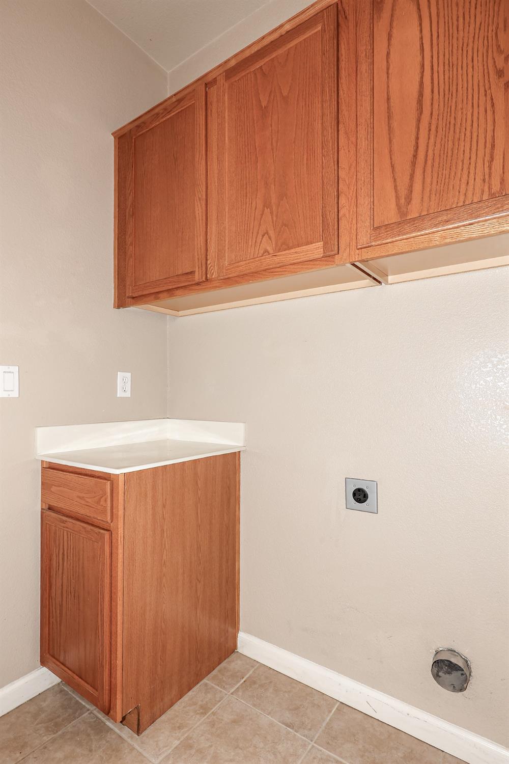 Detail Gallery Image 21 of 71 For 13318 Rivercrest Dr, Waterford,  CA 95386 - 4 Beds | 2/1 Baths