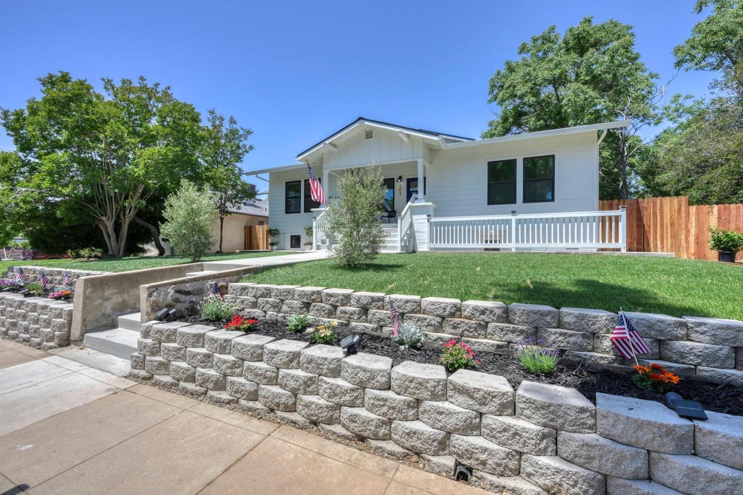 Detail Gallery Image 5 of 39 For 303 El Dorado Ave, Roseville,  CA 95678 - 4 Beds | 3 Baths