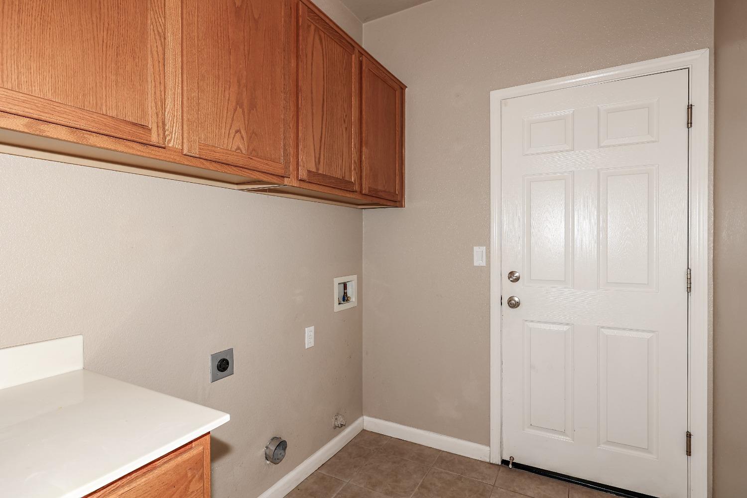 Detail Gallery Image 20 of 71 For 13318 Rivercrest Dr, Waterford,  CA 95386 - 4 Beds | 2/1 Baths