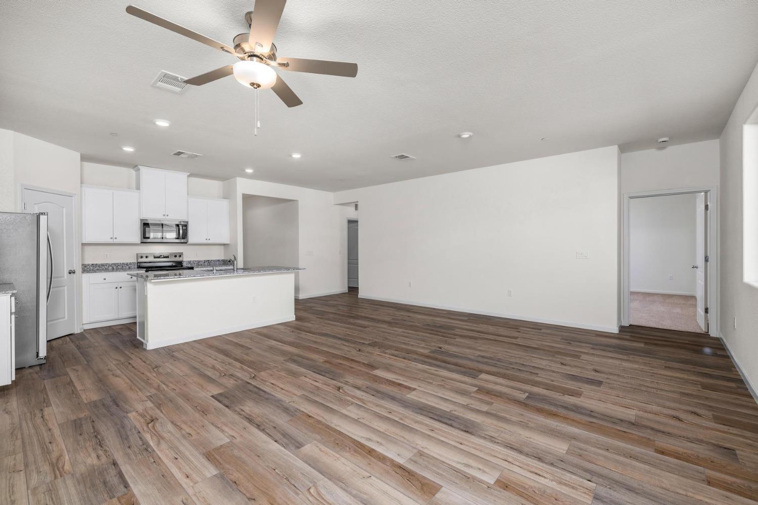 Detail Gallery Image 4 of 17 For 4507 Amble Ln, Riverbank,  CA 95367 - 4 Beds | 2 Baths