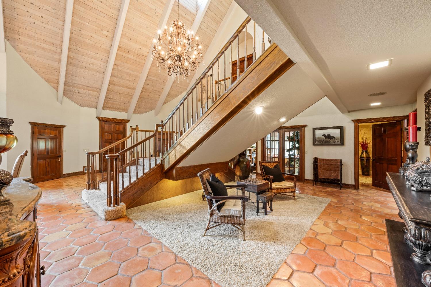 Detail Gallery Image 16 of 76 For 5966 Ridge Park Dr, Loomis,  CA 95650 - 5 Beds | 4/2 Baths